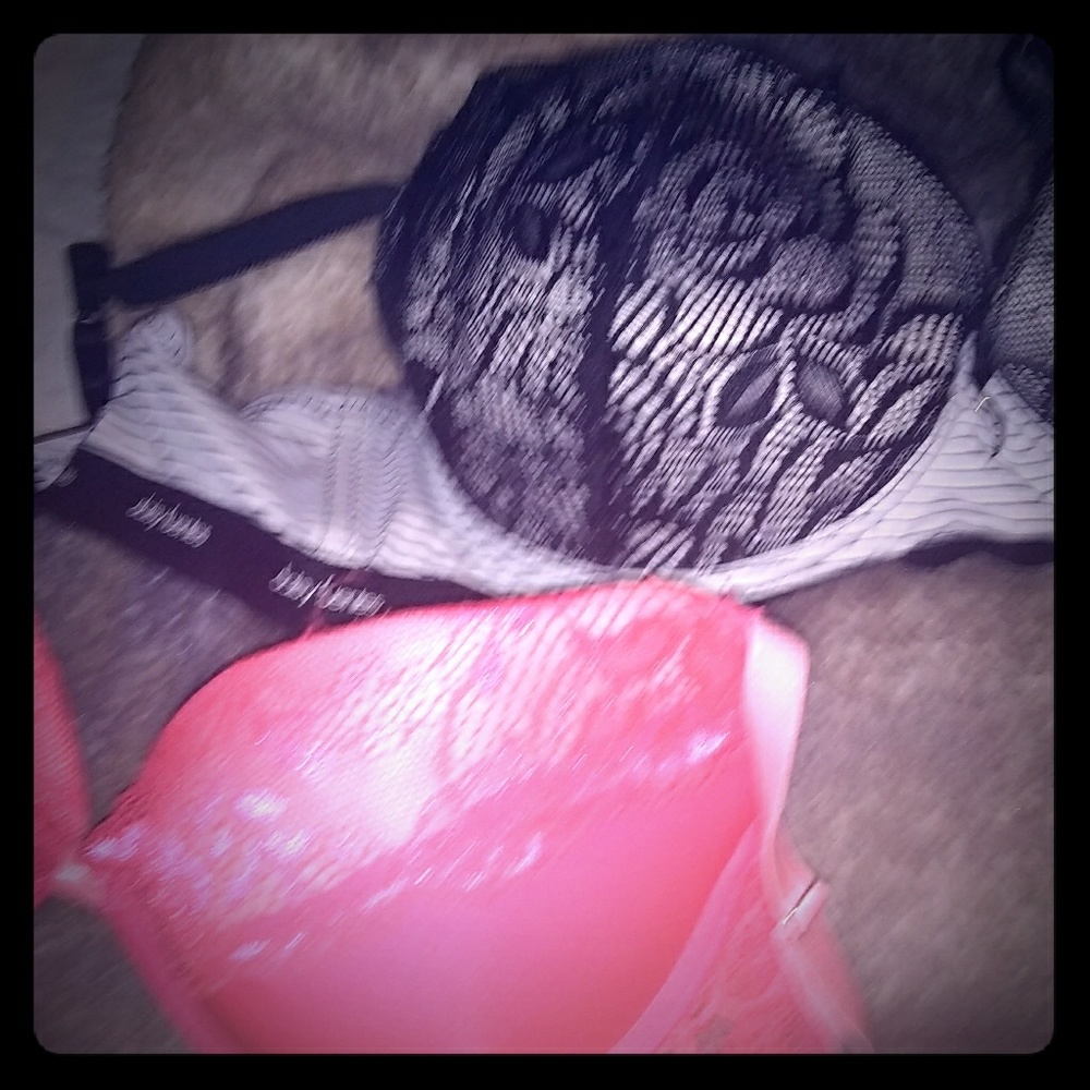 2 like new bras 34c